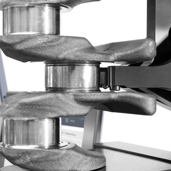 Вимірювання твердості на колінвалах, вкл. фланці1